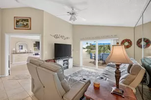 10638 NW 7th St, Pembroke Pines, FL 33026 - Photo 28