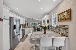 10638 NW 7th St, Pembroke Pines, FL 33026 - Photo 18