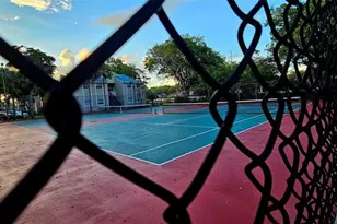 2001 NW 96th Terrace Unit #10 F, Pembroke Pines, FL 33024 - Photo 2