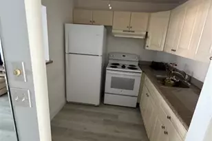 295 Newport T, Deerfield Beach, FL 33442 - Photo 8