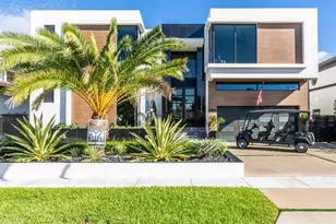 2581 NE 50th St, Lighthouse Point, FL 33064 - Photo 2