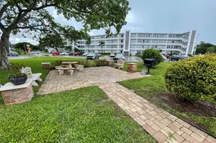 139 Oakridge J, Deerfield Beach, FL 33442 - Photo 1