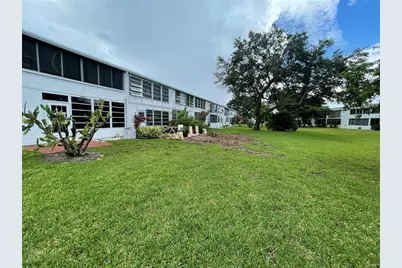 139  Oakridge J, Unit #139, Deerfield Beach, FL 33442 - Photo 6