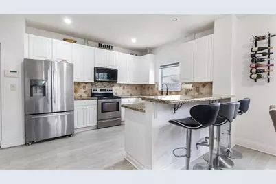 7479 NW 17th Drive, Pembroke Pines, FL 33024 - Photo 16