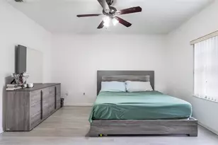 7479 NW 17th Dr, Pembroke Pines, FL 33024 - Photo 24