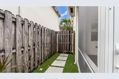 7479 NW 17th Drive, Pembroke Pines, FL 33024 - Photo 36