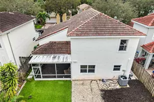 7479 NW 17th Dr, Pembroke Pines, FL 33024 - Photo 4