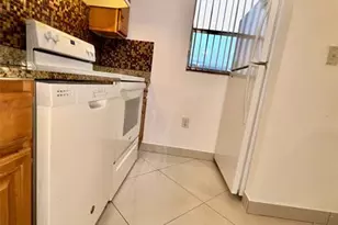 1021 NW 45th St, Deerfield Beach, FL 33064 - Photo 16