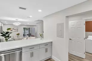 1381 NW 99th Ave, Pembroke Pines, FL 33024 - Photo 14