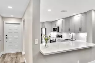 1381 NW 99th Ave, Pembroke Pines, FL 33024 - Photo 18