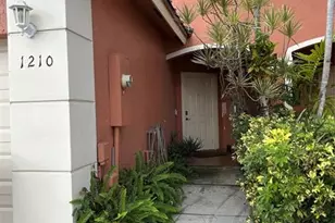 1210 NW 100th Ave, Pembroke Pines, FL 33024 - Photo 2