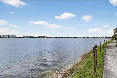 117  Lake Emerald Dr, Unit #408, Oakland Park, FL 33309 - Photo 14