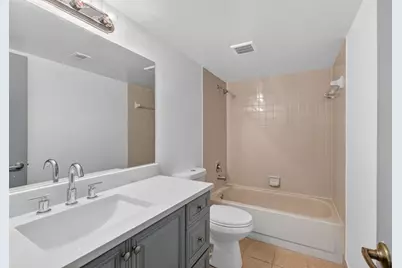 117  Lake Emerald Dr, Unit #408, Oakland Park, FL 33309 - Photo 22