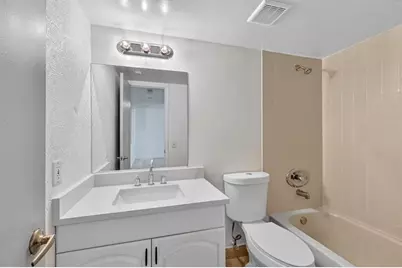 117  Lake Emerald Dr, Unit #408, Oakland Park, FL 33309 - Photo 10