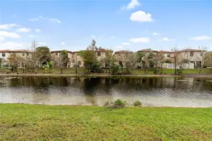 5702 NW 47th Ln, Tamarac, FL 33319 - Photo 32