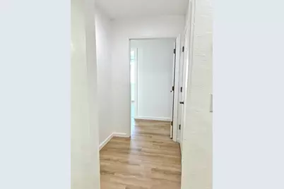 801 NE 36th St, Oakland Park, FL 33334 - Photo 20