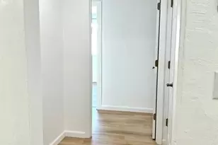 801 NE 36th St, Oakland Park, FL 33334 - Photo 20