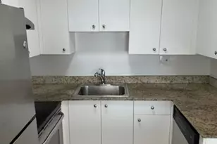 8 SE 19th Ave, Pompano Beach, FL 33060 - Photo 2