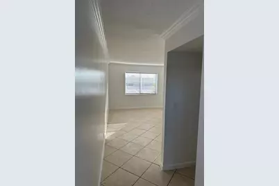 8 SE 19th Ave, Unit #14, Pompano Beach, FL 33060 - Photo 4