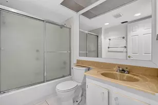 12500 SW 6th St Unit #110 N, Pembroke Pines, FL 33027 - Photo 16