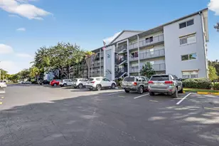 12500 SW 6th St Unit #110 N, Pembroke Pines, FL 33027 - Photo 32