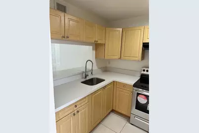 1095 W 77th St, Unit #311, Hialeah, FL 33014 - Photo 2