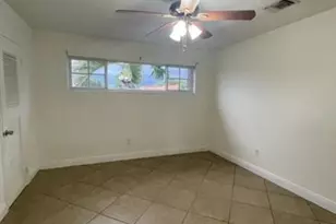 7871 NW 181st St, Hialeah, FL 33015 - Photo 12