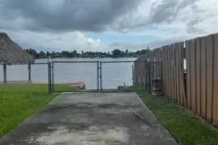 7871 NW 181st St, Hialeah, FL 33015 - Photo 20