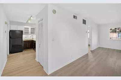 119 NE 19th Ct, Unit #205-G, Wilton Manors, FL 33305 - Photo 8