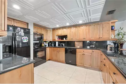 565 NW 98th Ave, Unit #565, Plantation, FL 33324 - Photo 10