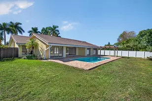 16780 Harbor Ct, Weston, FL 33326 - Photo 4