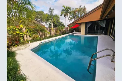 19975 NE 10th Place Way, Miami, FL 33179 - Photo 2