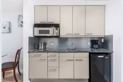 101  Ocean Dr, Unit #704, Miami Beach, FL 33139 - Photo 8