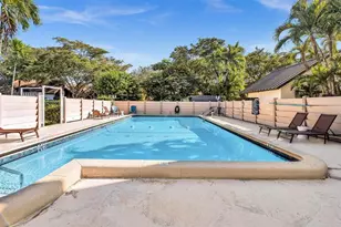 9050 Jacaranda Ln, Plantation, FL 33324 - Photo 46