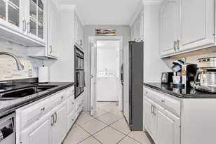 9050 Jacaranda Ln, Plantation, FL 33324 - Photo 14