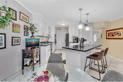 9050 Jacaranda Lane #3, Plantation, FL 33324 - Photo 8