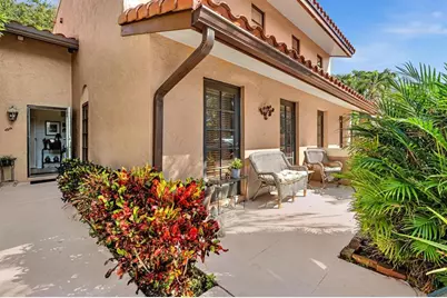 9050 Jacaranda Lane #3, Plantation, FL 33324 - Photo 4