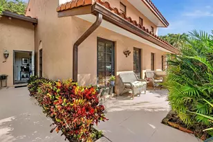 9050 Jacaranda Ln, Plantation, FL 33324 - Photo 4