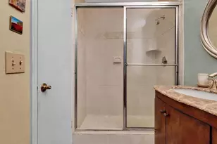 9050 Jacaranda Ln, Plantation, FL 33324 - Photo 32