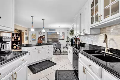 9050 Jacaranda Lane #3, Plantation, FL 33324 - Photo 6