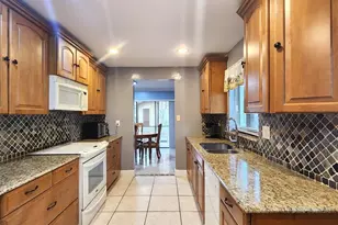 1572 SW 23rd Terrace, Deerfield Beach, FL 33442 - Photo 6