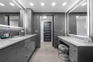 347 N New River Dr E, Fort Lauderdale, FL 33301 - Photo 16