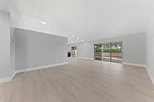 9918 Moss Pond Dr, Boca Raton, FL 33496 - Photo 4