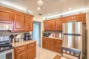 606 Hummingbird Ln, Delray Beach, FL 33445 - Photo 4