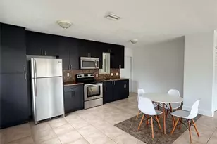 600 S Luna Ct, Hollywood, FL 33021 - Photo 2