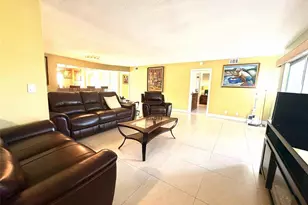 271 S Hollybrook Dr, Pembroke Pines, FL 33025 - Photo 8