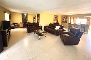 271 S Hollybrook Dr, Pembroke Pines, FL 33025 - Photo 6