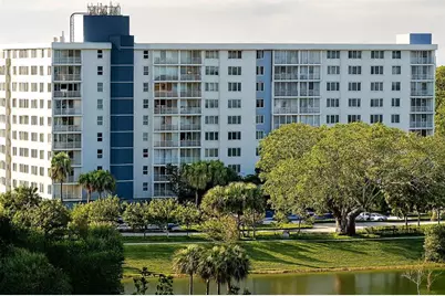 4200  Hillcrest Dr, Unit #201, Hollywood, FL 33021 - Photo 2