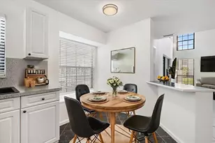 579 Prestwick Cir, Palm Beach Gardens, FL 33418 - Photo 6