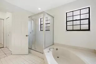 579 Prestwick Cir, Palm Beach Gardens, FL 33418 - Photo 18